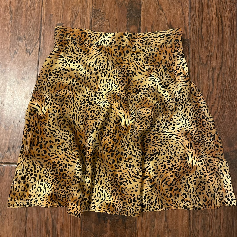 🌟3/15$ leopard print skirt ! good condition